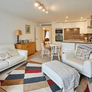 https://host-stay-riverrun.yorkshirehotels.net