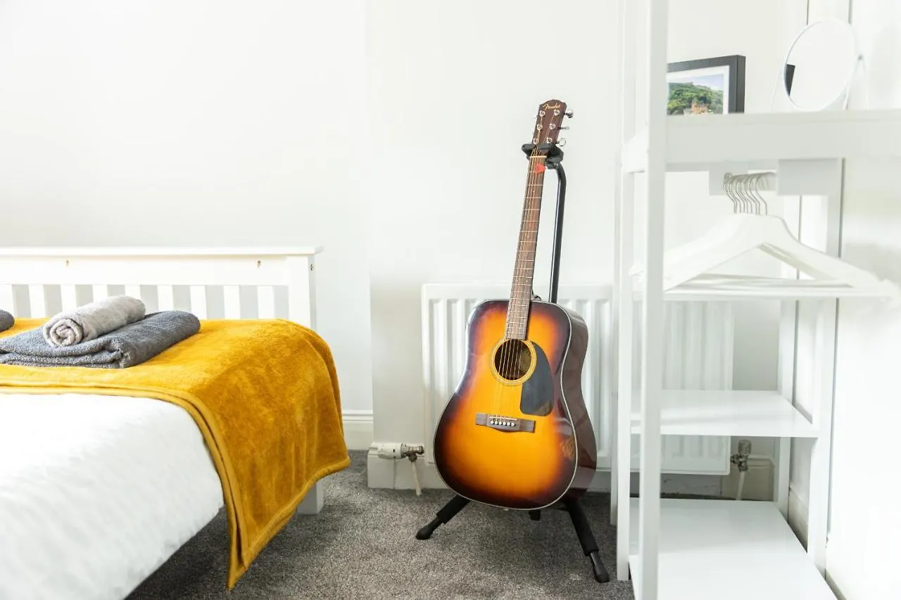 Entire Family Home , Large Rear Garden And Free Parking Belfast United Kingdom